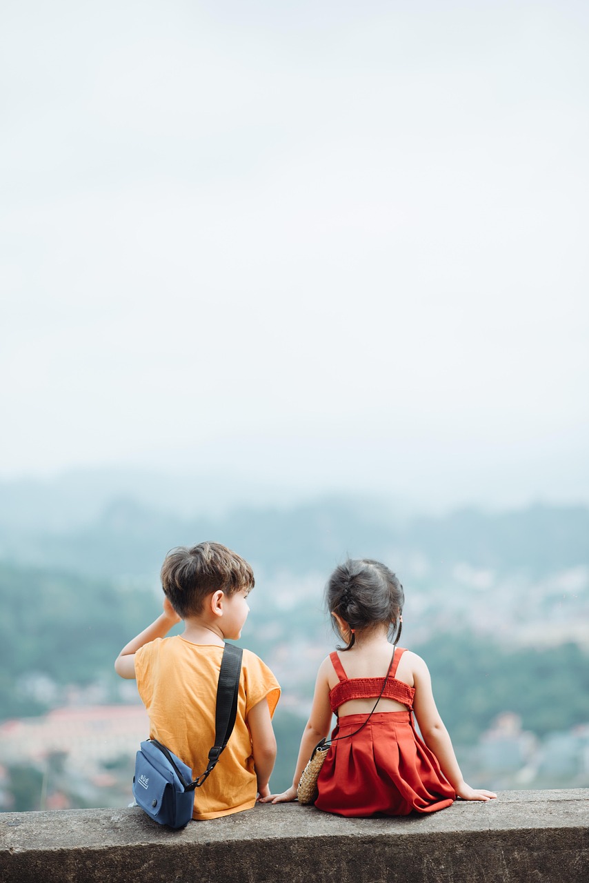 découvrez nos conseils pratiques et astuces pour voyager sereinement avec des enfants. préparez vos voyages en famille, assurez le confort et la sécurité de vos petits, et profitez de moments inoubliables ensemble.