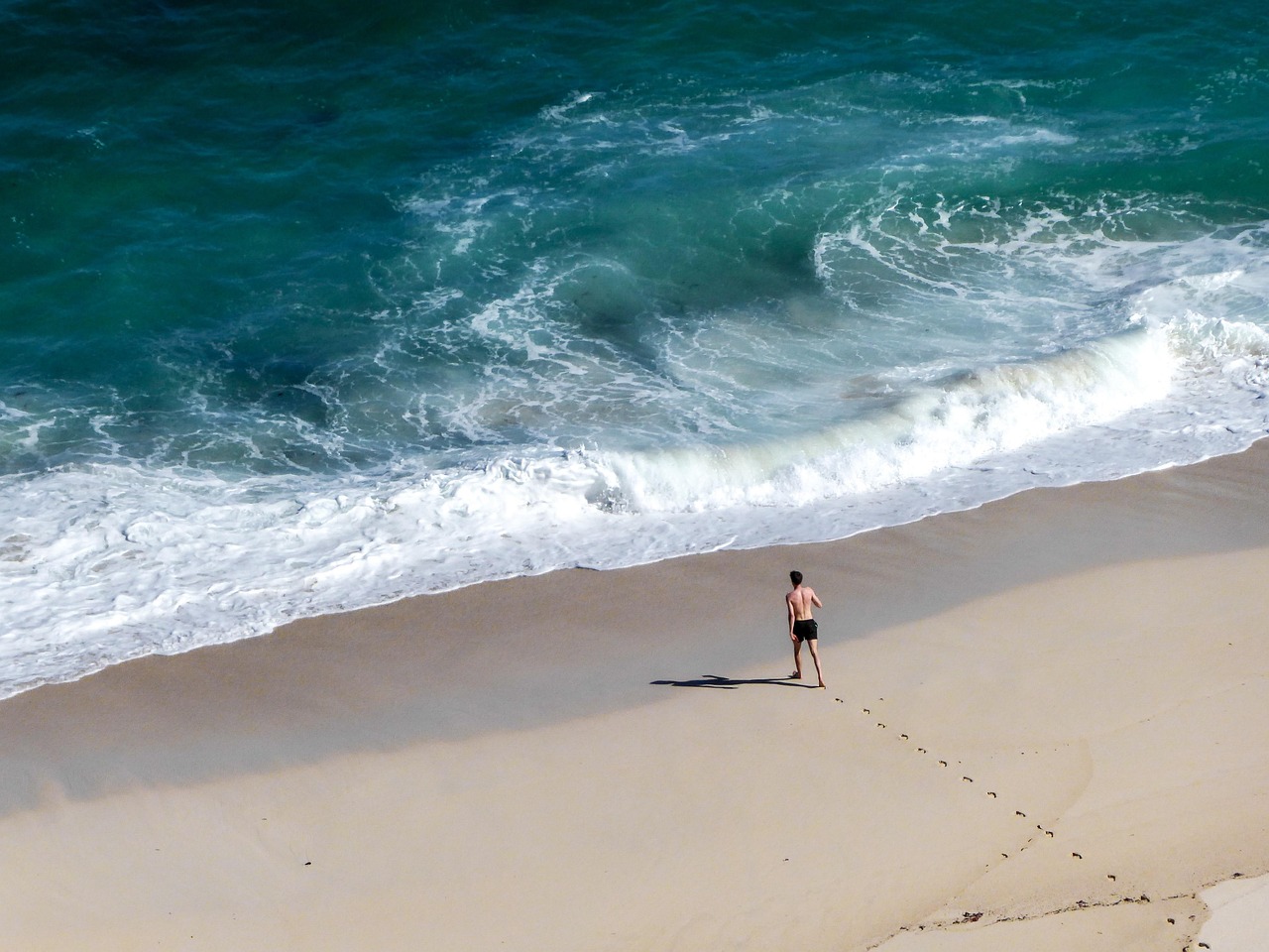découvrez les meilleures destinations de voyage hors saison en 2025 pour profiter de vacances calmes, abordables et authentiques tout au long de l'année.