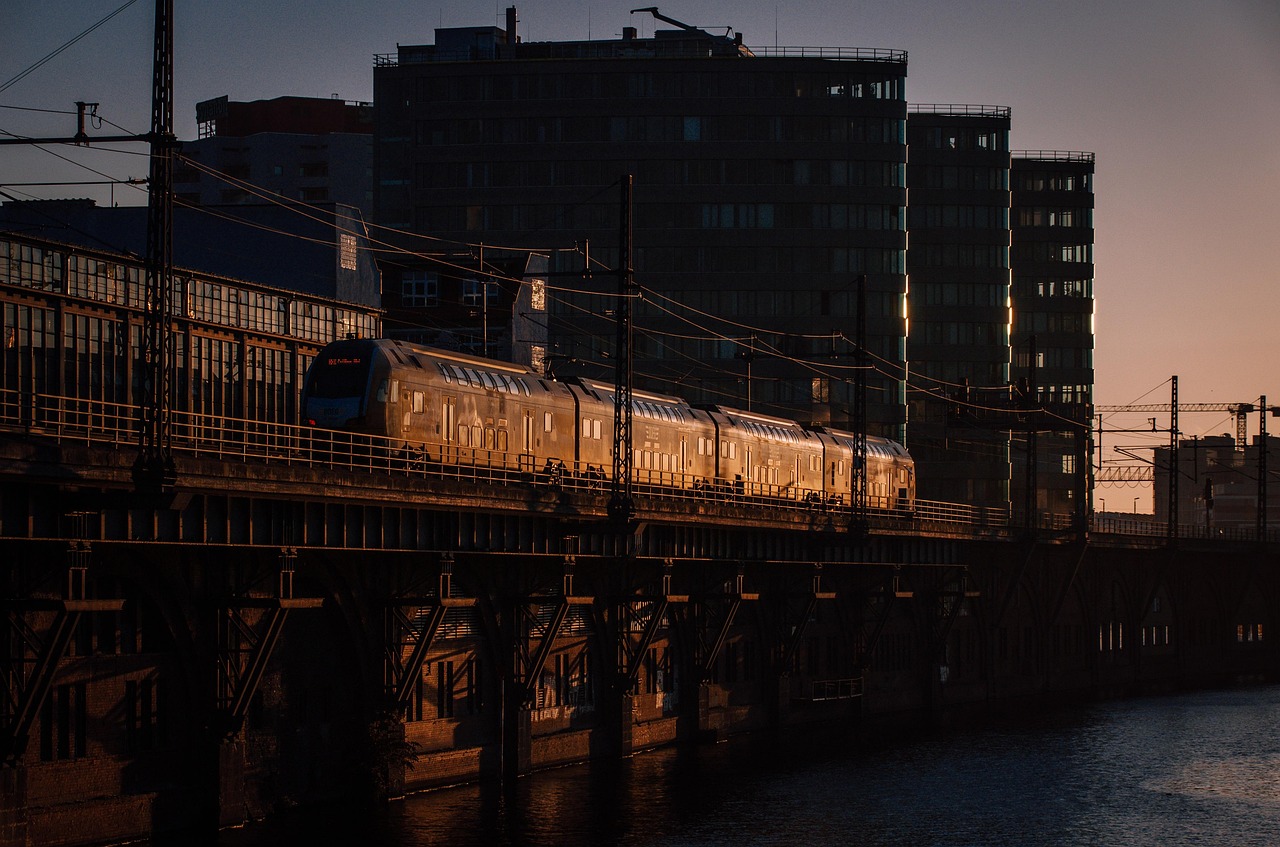 découvrez l'univers fascinant des trains : un mode de transport écologique, rapide et innovant. explorez nos informations sur les différents types de trains, leurs voyages à travers le monde et les avantages de voyager en train pour vos prochaines aventures.
