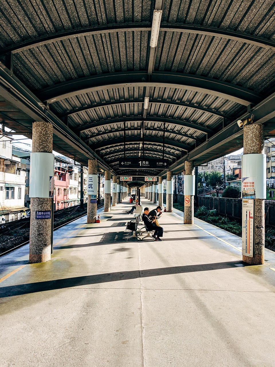 découvrez le interrail pass, le billet idéal pour voyager librement à travers l'europe en train. explorez plusieurs pays avec un seul pass et profitez d'une expérience de voyage flexible et économique.